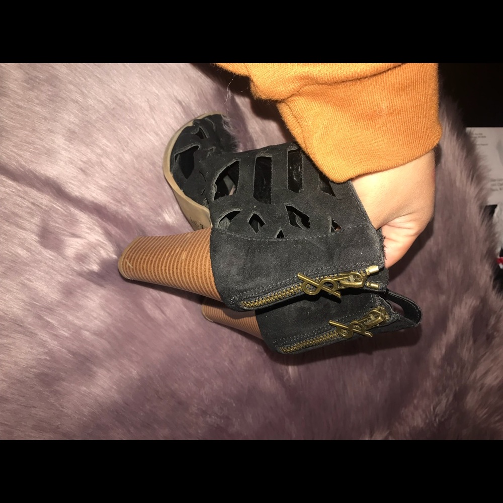 Sold - Picture 6 of 8